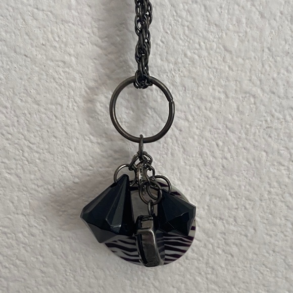 Jewelry - Black and White Pendant Necklace